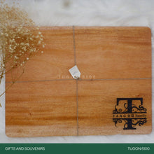 Load image into Gallery viewer, Corporate Gifts, Christmas Gift, Personalized Gifts, Wedding Favors, Wedding Keepsakes, Souvenirs, Event Souvenirs, Personalized Cheeseboards, Wooden Cutting Boards - Tugon 6100.