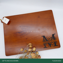 Load image into Gallery viewer, Corporate Gifts, Christmas Gift, Personalized Gifts, Wedding Favors, Wedding Keepsakes, Souvenirs, Event Souvenirs, Personalized Cheeseboards, Wooden Cutting Boards - Tugon 6100.