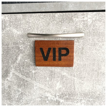 Load image into Gallery viewer, Guide visitors to the correct destination with ease by placing a sign on an office door or room door for clear communication, while also providing an aesthetically pleasing element. - TUGON 6100