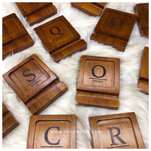 Load image into Gallery viewer, Keep your device and small items safe with this stylish holder! Crafted with sturdy mahogany wood, it's perfect for your desk or bedside table. The included trinket tray is the perfect fit for holding keys, jewelry, and other items. Make your life easier with this modern gadget! Look to this holder for corporate gifts, wedding mementos, Christmas presents, and all other gifting needs. - TUGON 6100