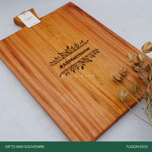 Load image into Gallery viewer, Corporate Gifts, Christmas Gift, Personalized Gifts, Wedding Favors, Wedding Keepsakes, Souvenirs, Event Souvenirs, Personalized Cheeseboards, Wooden Cutting Boards - Tugon 6100.
