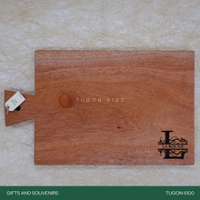 Load image into Gallery viewer, Corporate Gifts, Christmas Gift, Personalized Gifts, Wedding Favors, Wedding Keepsakes, Souvenirs, Event Souvenirs, Personalized Cheeseboards, Wooden Cutting Boards - Tugon 6100.
