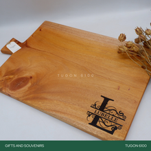 Load image into Gallery viewer, Corporate Gifts, Christmas Gift, Personalized Gifts, Wedding Favors, Wedding Keepsakes, Souvenirs, Event Souvenirs, Personalized Cheeseboards, Wooden Cutting Boards - Tugon 6100.
