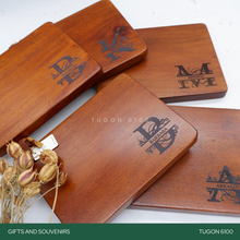 Load image into Gallery viewer, Corporate Gifts, Christmas Gift, Personalized Gifts, Wedding Favors, Wedding Keepsakes, Souvenirs, Event Souvenirs, Personalized Cheeseboards, Wooden Cutting Boards - Tugon 6100.
