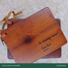 Load image into Gallery viewer, Corporate Gifts, Christmas Gift, Personalized Gifts, Wedding Favors, Wedding Keepsakes, Souvenirs, Event Souvenirs, Personalized Cheeseboards, Wooden Cutting Boards - Tugon 6100.
