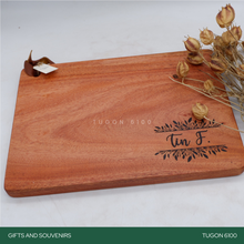 Load image into Gallery viewer, Corporate Gifts, Christmas Gift, Personalized Gifts, Wedding Favors, Wedding Keepsakes, Souvenirs, Event Souvenirs, Personalized Cheeseboards, Wooden Cutting Boards - Tugon 6100.
