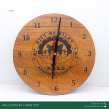 Load image into Gallery viewer, Wooden and Perosnalized Wall Clock: Personalized Wooden Desk Clock -PERFECT GIFT IDEAS FOR: Wedding souvenir, Christmas Gift, Corporate Gift, Anniversary Gift, Birthday Gift, Father&#39;s Day Gift, Mother&#39;s Day Gift, personal use. TUGON 6100
